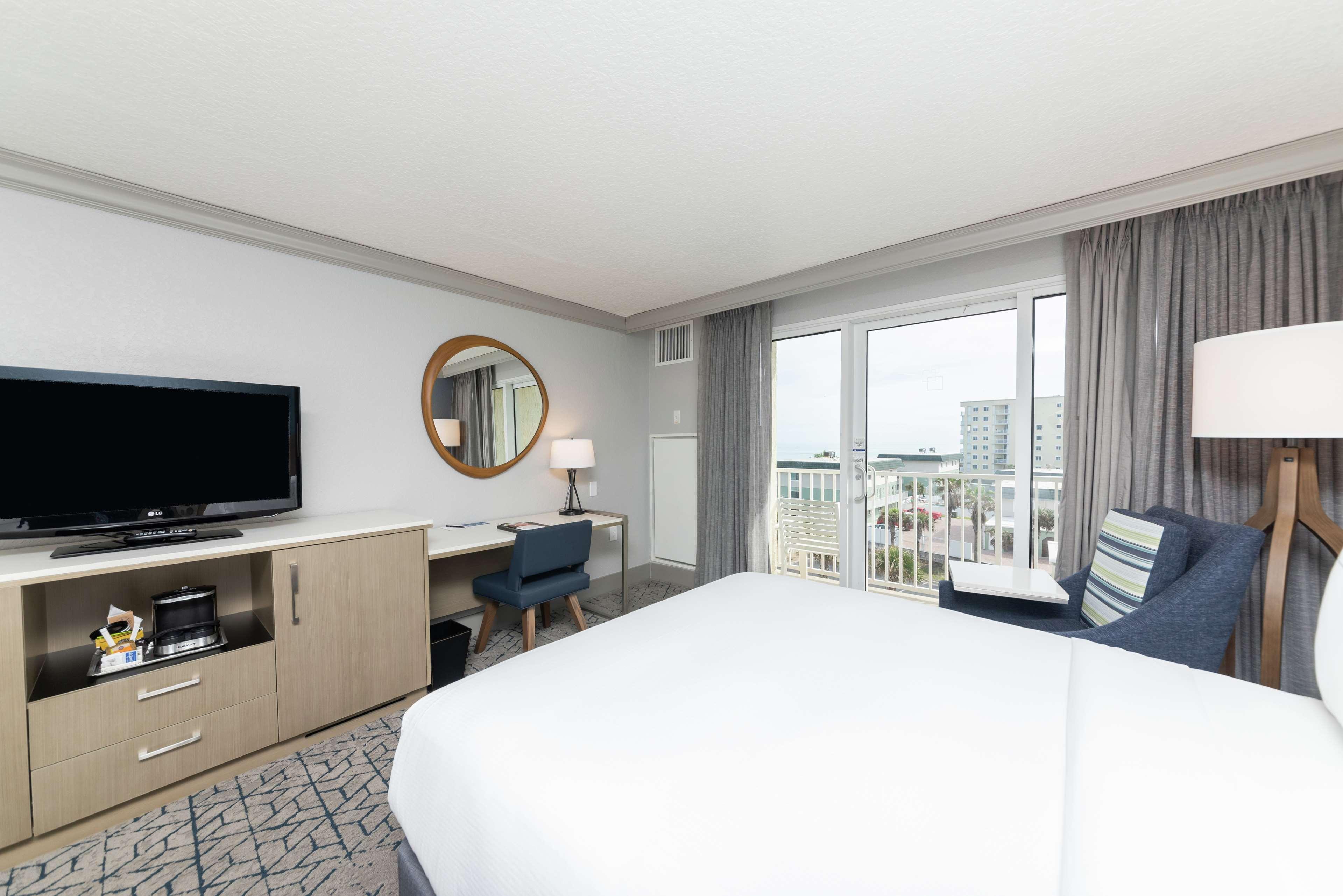 Hilton Melbourne Beach Oceanfront Екстериор снимка