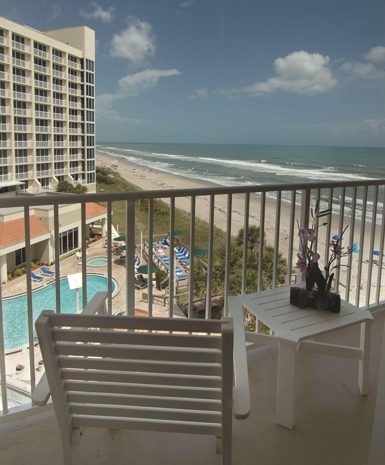 Hilton Melbourne Beach Oceanfront Екстериор снимка