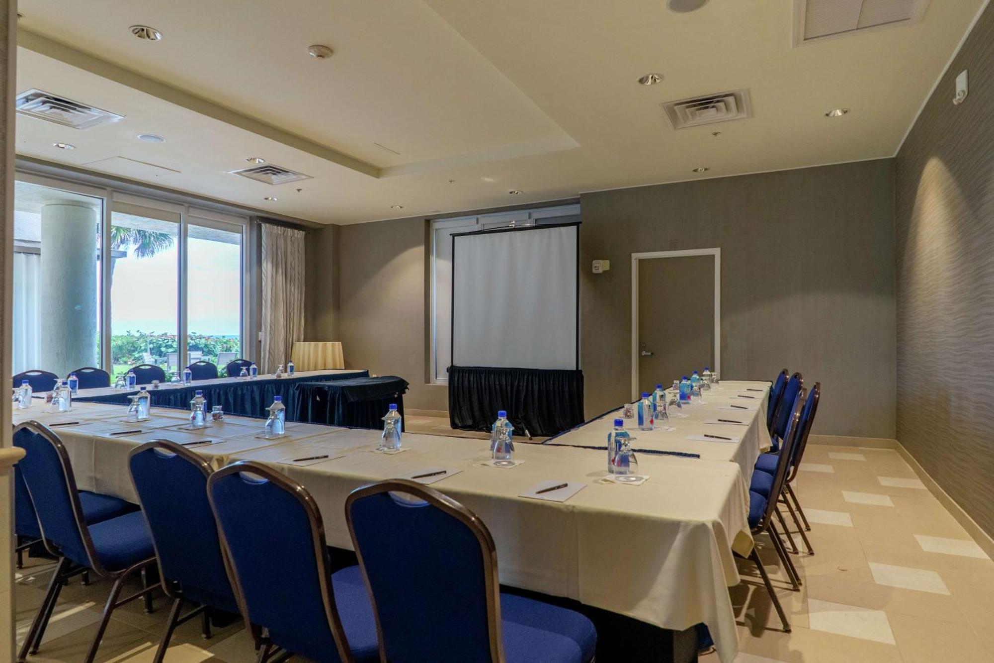 Hilton Melbourne Beach Oceanfront Екстериор снимка