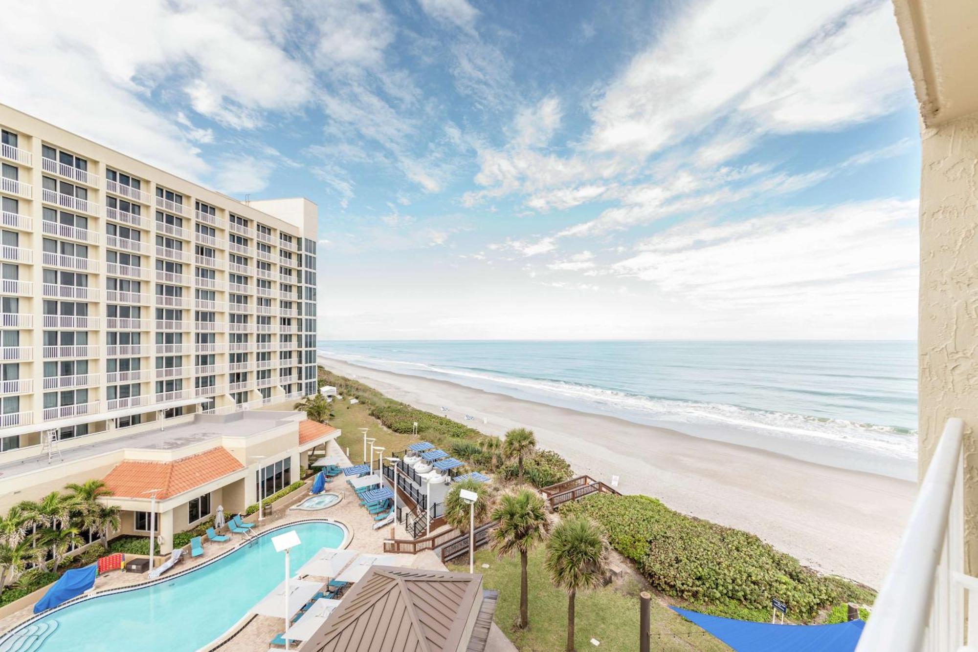 Hilton Melbourne Beach Oceanfront Екстериор снимка