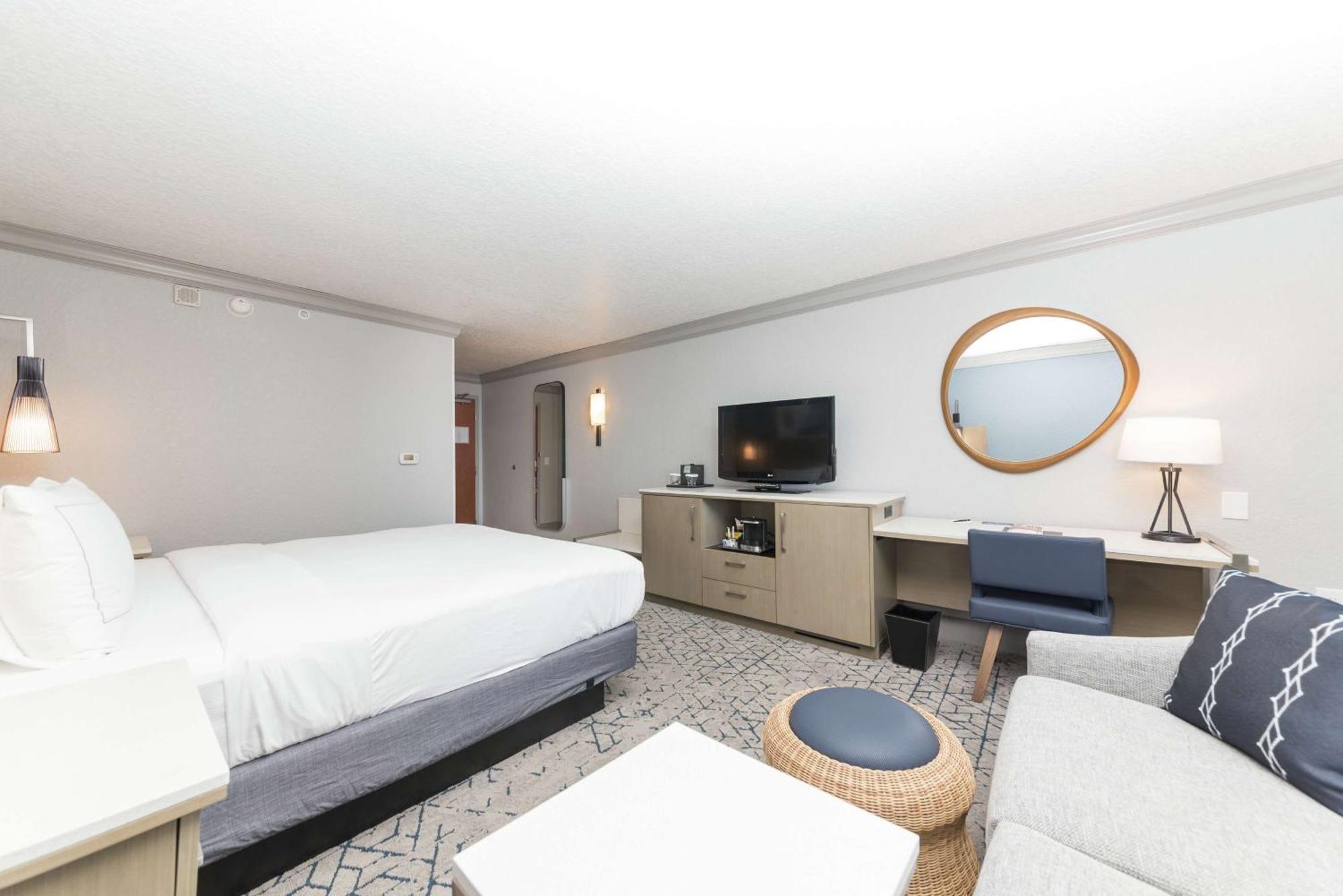 Hilton Melbourne Beach Oceanfront Екстериор снимка