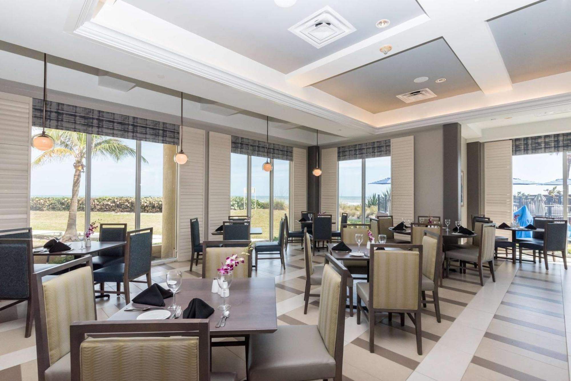 Hilton Melbourne Beach Oceanfront Екстериор снимка