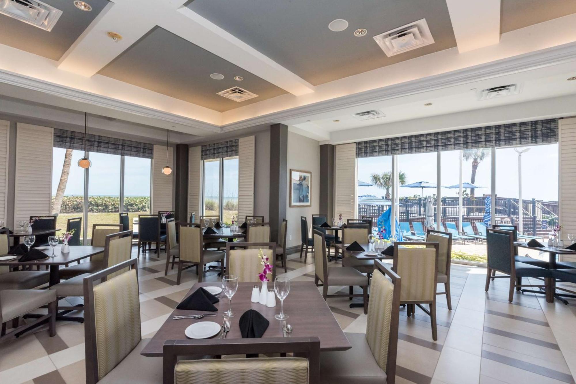 Hilton Melbourne Beach Oceanfront Екстериор снимка
