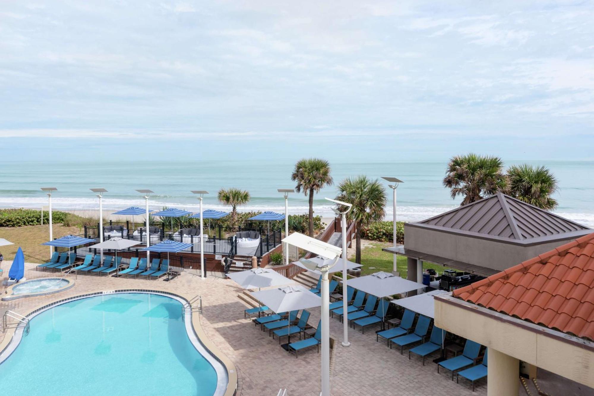 Hilton Melbourne Beach Oceanfront Екстериор снимка
